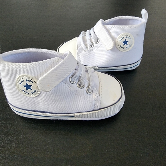 3/$12 ● Baby soft sole sneakers, size 3 infants - Picture 4 of 10